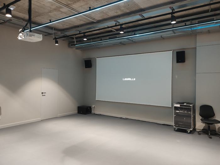 Instalación Audiovisual en Showroom Les Mills